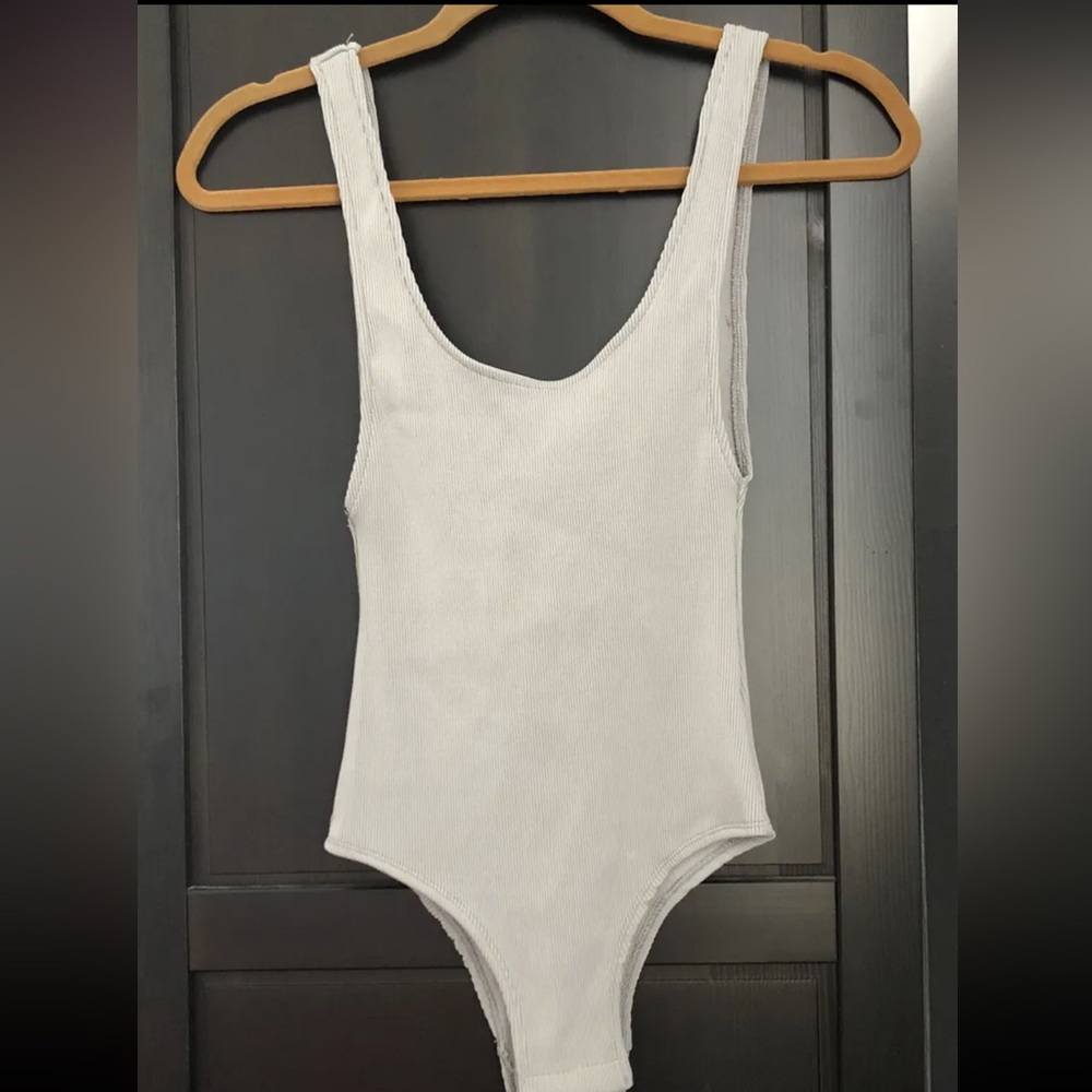 Dance & Marvel Scoop Back Light Grey Ribbed Bodysuit w/ Snap Closure- Small